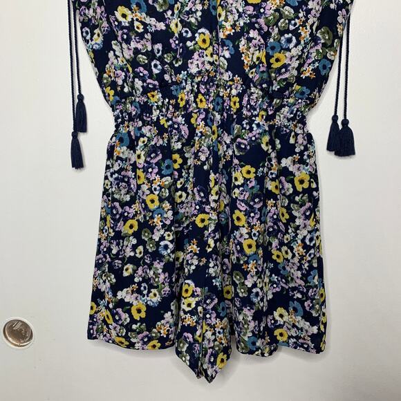 Cupcakes & Cashmere women's blue floral Meadow wrap style tassel romper Small - Picture 9 of 15